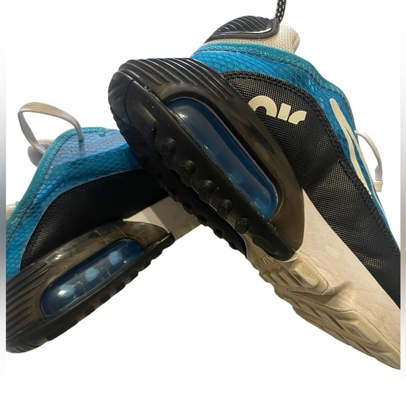 Nike Air Max 2090 Boys Size 4 Youth Sneakers - Picture 10 of 11